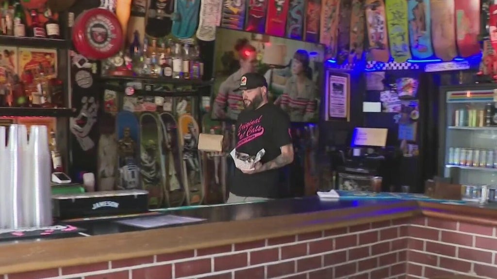 Fort Lauderdale proposes earlier closing times for downtown bars, facing pushback from business owners — CBS Miami, Bangalore Dining news