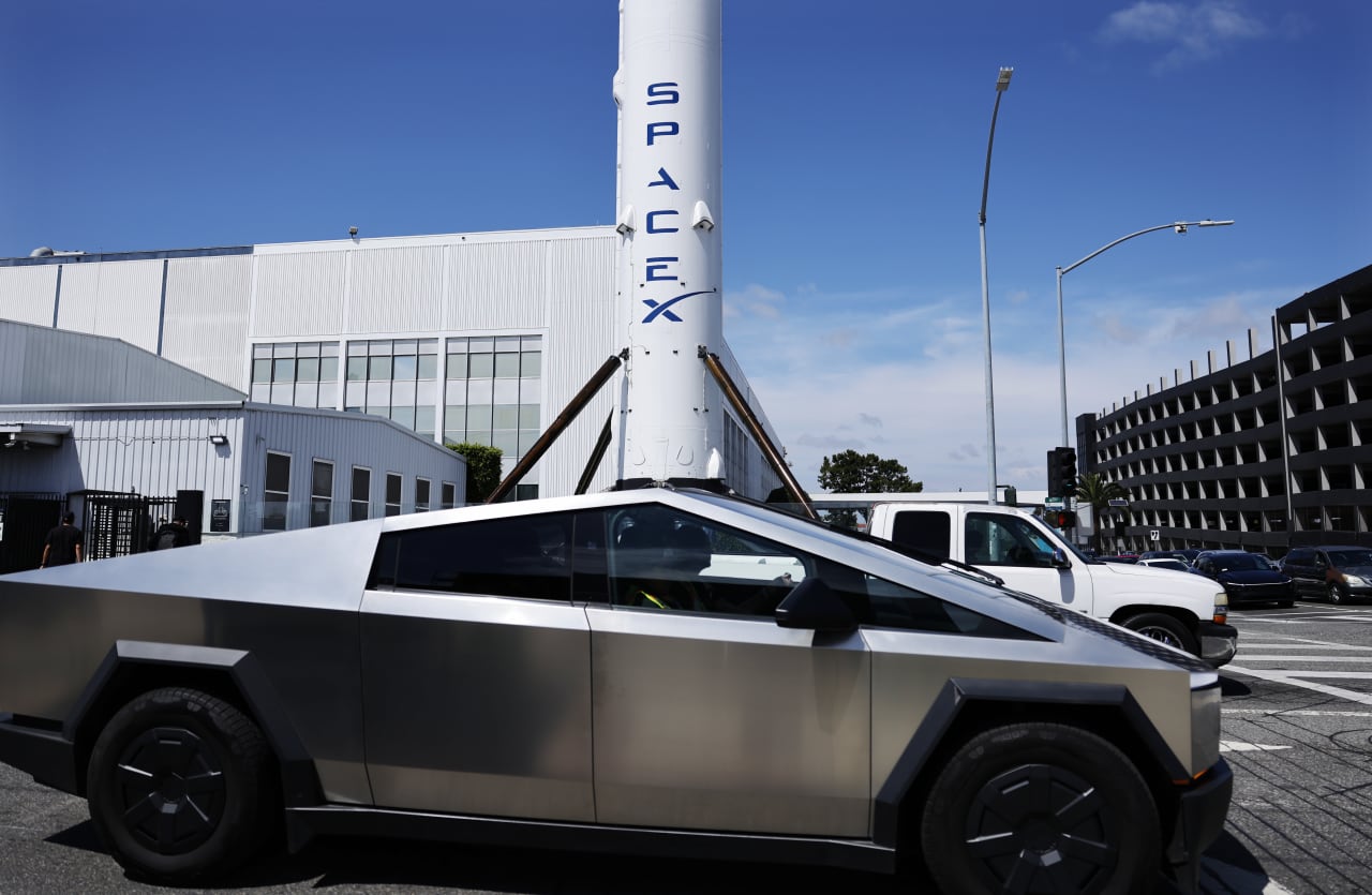 Why investors should be skeptical of a potential Tesla-SpaceX merger — MarketWatch, Bangalore Business news