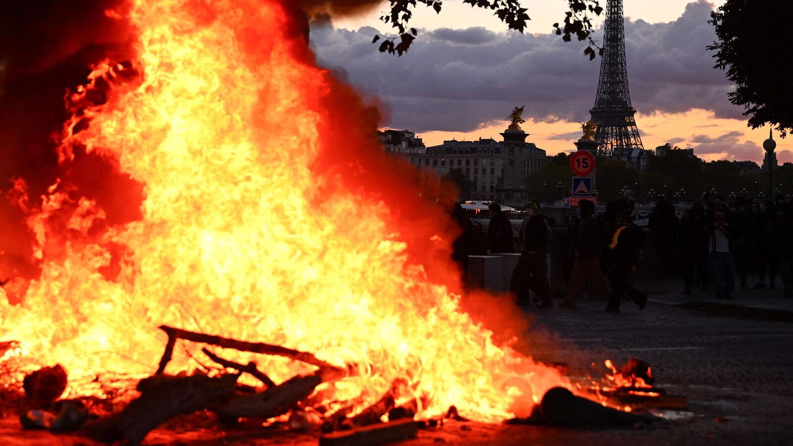 France Protests: Cars torched, shops looted as police arrest 272 demonstrators — Mint India