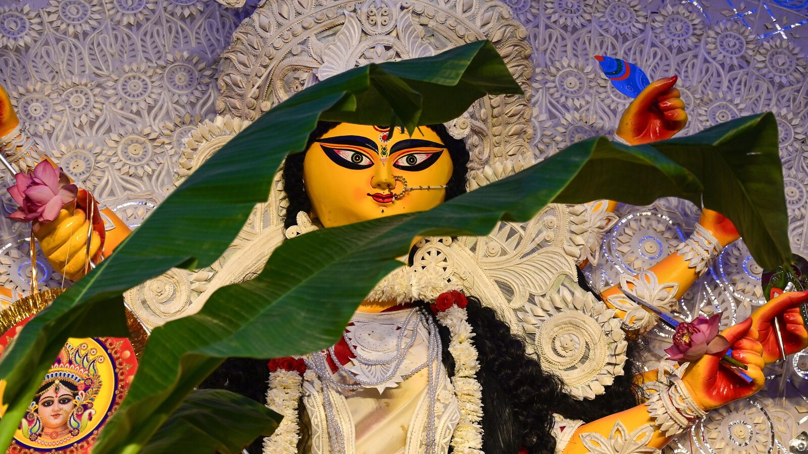 Several feared dead in stampede-like situation at Kolkata's Chorbagan Durga Puja pandal — Mint India