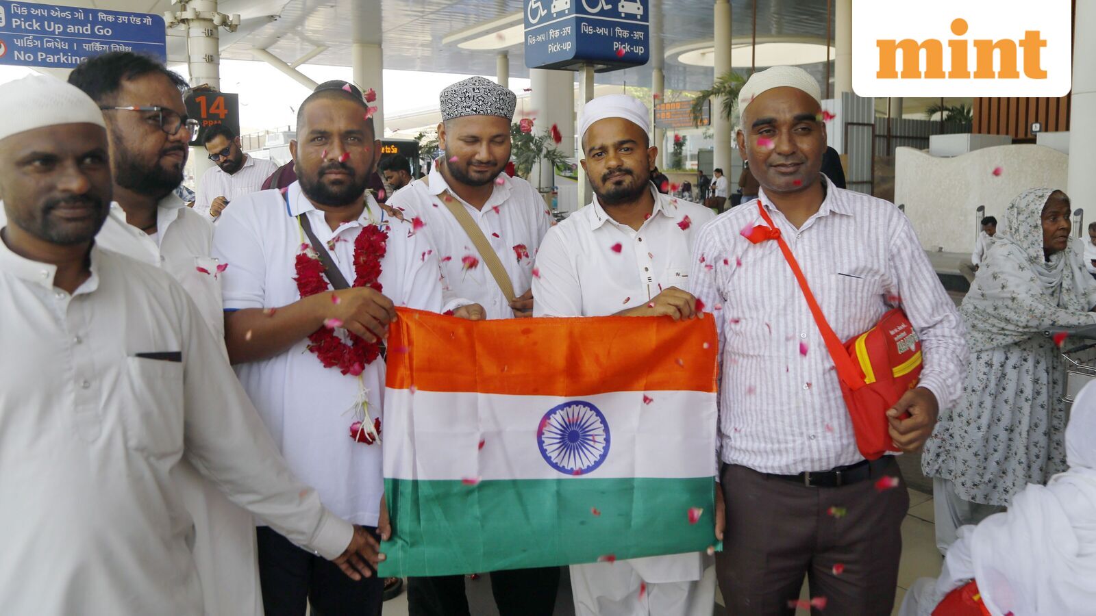 3,000 stranded Indian Umrah pilgrims fly back from Saudi Arabia; MEA sets up 24-hour helplines | Top updates — Mint India, Bangalore Technology news